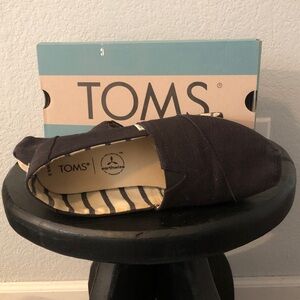 TOMS Women’s Dark Slip-On Loafers